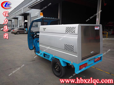 伸縮靈活，可360°旋轉(zhuǎn)，程力牌三輪高壓清洗車實(shí)現(xiàn)無死角清洗作業(yè)